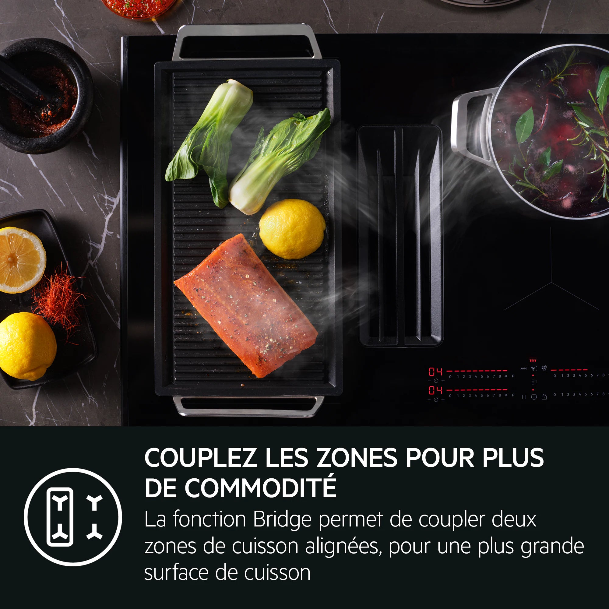 Plaque induction avec hotte intégrée 70 cm AEG TCH74B01CB AEG