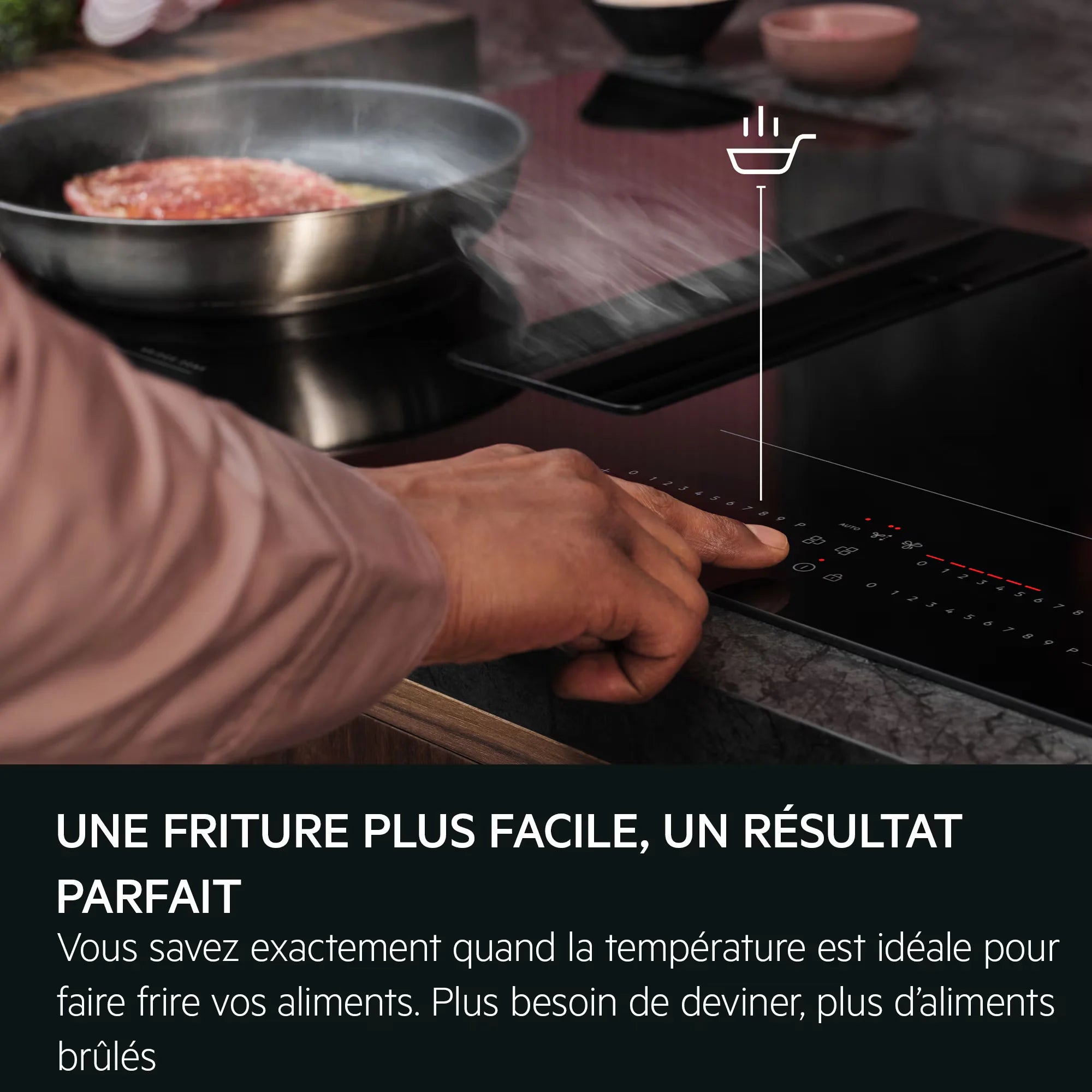 Plaque induction avec hotte intégrée 80 cm AEG TH84CC23CB AEG